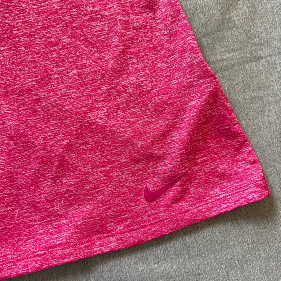 Women’s Nike Tank Top - Picture 2 of 6